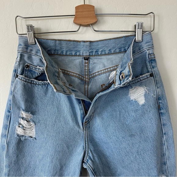 Carmar Light Wash Distressed High Rise Boyfriend Slim Leg Jeans Size 27 - Picture 5 of 11